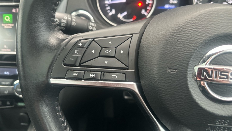 Nissan Qashqai 1.3 DiG-T N-Connecta 5dr Petrol Hatchback